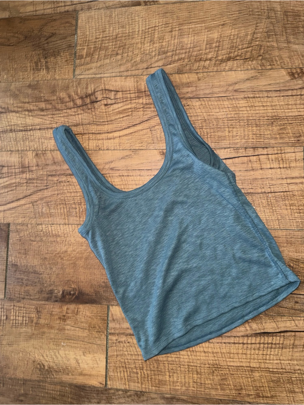 Vuori Women’s Blue Tank Top - Picture 3 of 3